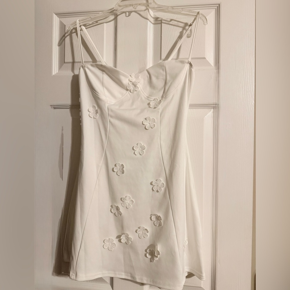Elegant White Floral Dress